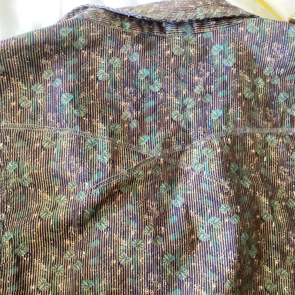 Women’s ROYAL ROBBINS LONG SLEEVE BUTTON UP SHIRT STRIPED W/ INSECT PATTERN XL - Picture 4 of 9